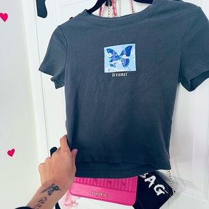🎃cute lil forever 21 t-shirt with butterfly graphic